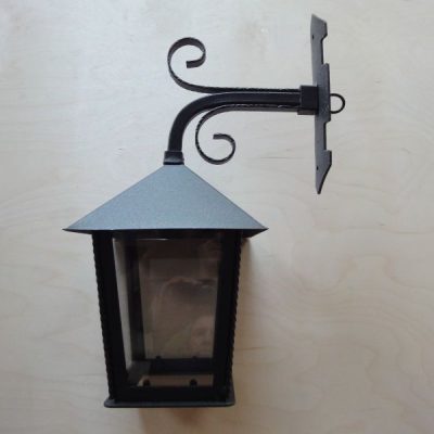 Lanterna in ferro battuto con braccio - ART 12 PED -