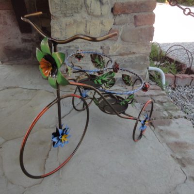 Porta vaso in ferro battuto ( triciclo 2 posti con rose )- ART P 067 FR PED -