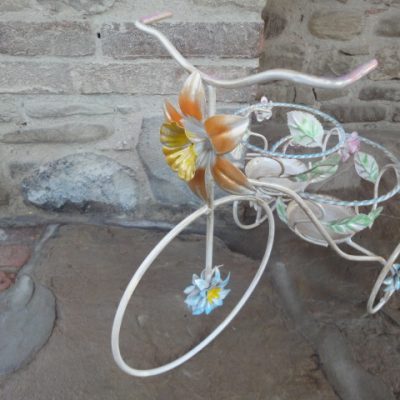 Porta vaso in ferro battuto ( triciclo 2 posti con rose ) - ART P 0671 FR PED -