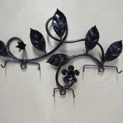 Porta chiavi o appendino da parete in ferro battuto – ART 019 N FR PED –