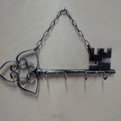 Porta chiavi o appendino da parete in ferro battuto con catena - ART P014 N FER PED -